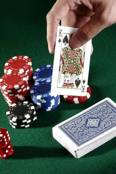 Filipino players sharing honest reviews of the phcash11 platform covering sports betting and mobile casino experience